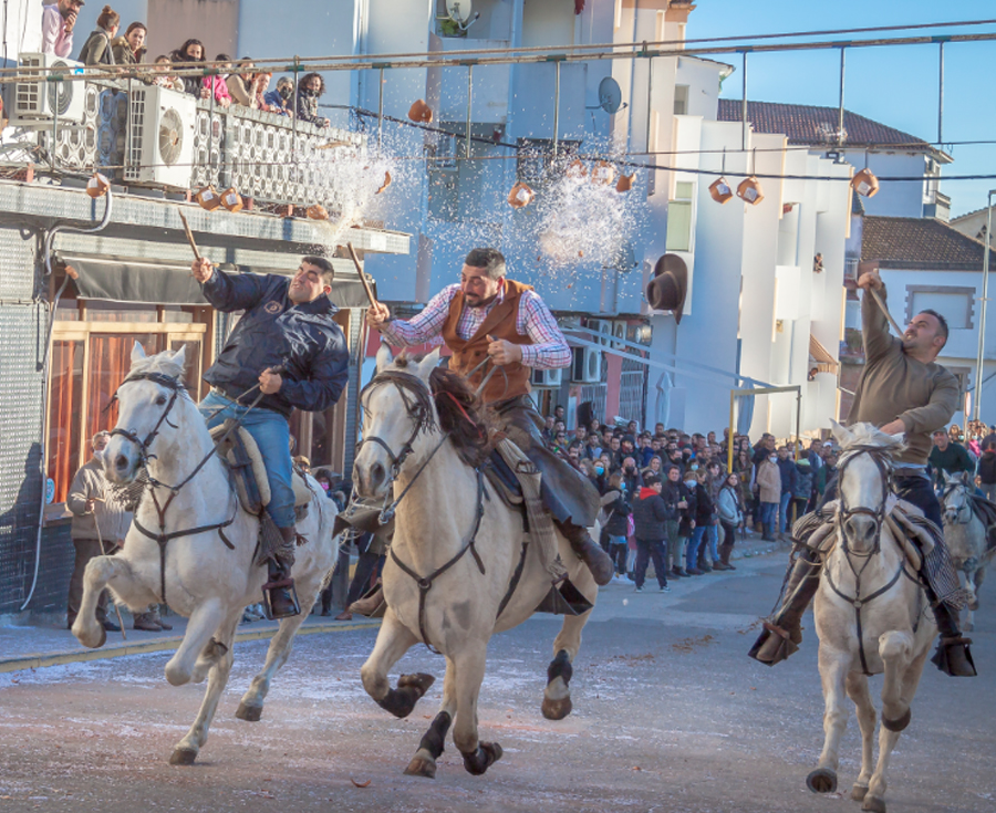 Lee más sobre el artículo Reclamo a caballistas, del 2 al 6 de febrero visita con tu caballo Valverde del Fresno (Cáceres)
